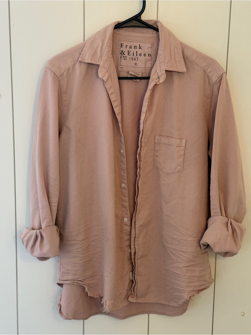 Frank & Eileen Women’s Long-Sleeve Button Shirt in Dusty Rose